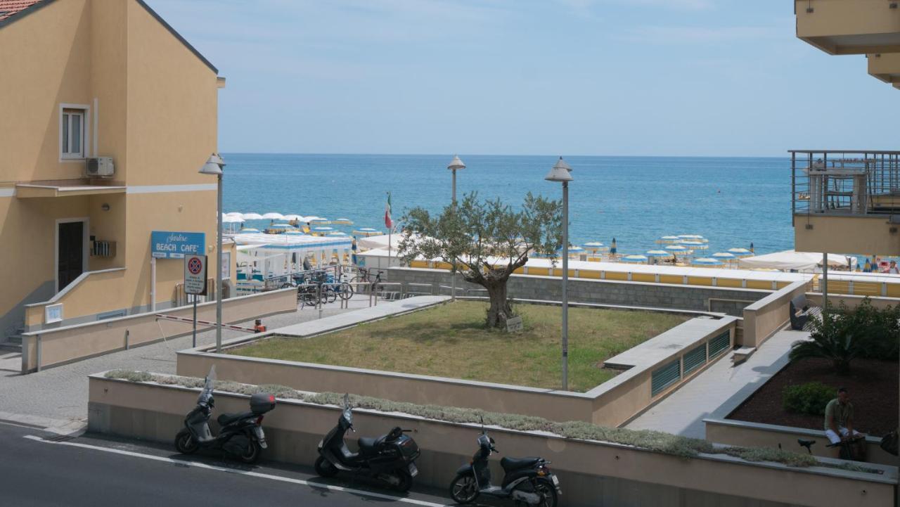 Babyaccommodation Family Experience III Pietra Ligure Dış mekan fotoğraf